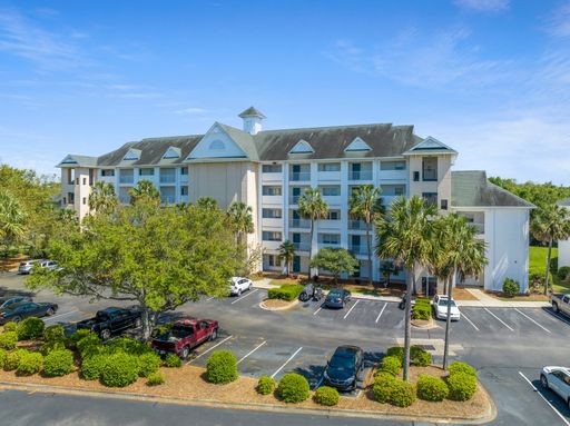 Ground Floor Condo at the Florida Club!