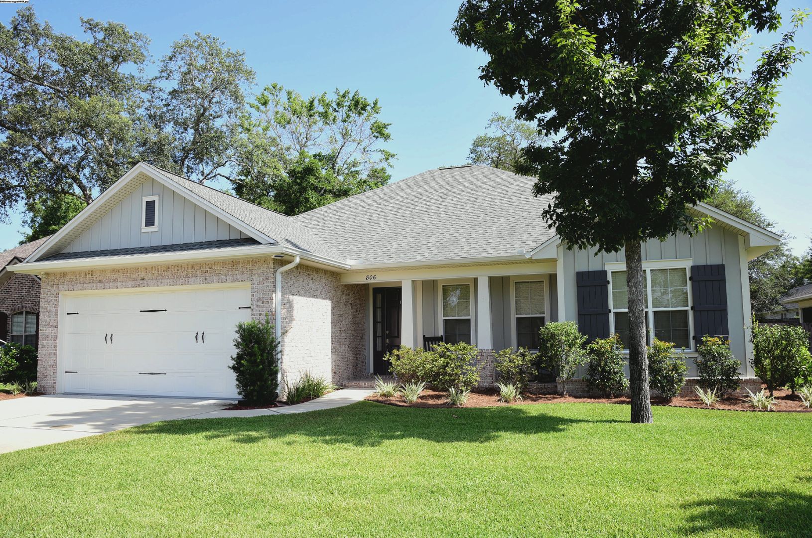 Niceville House: 806 Flowering Path