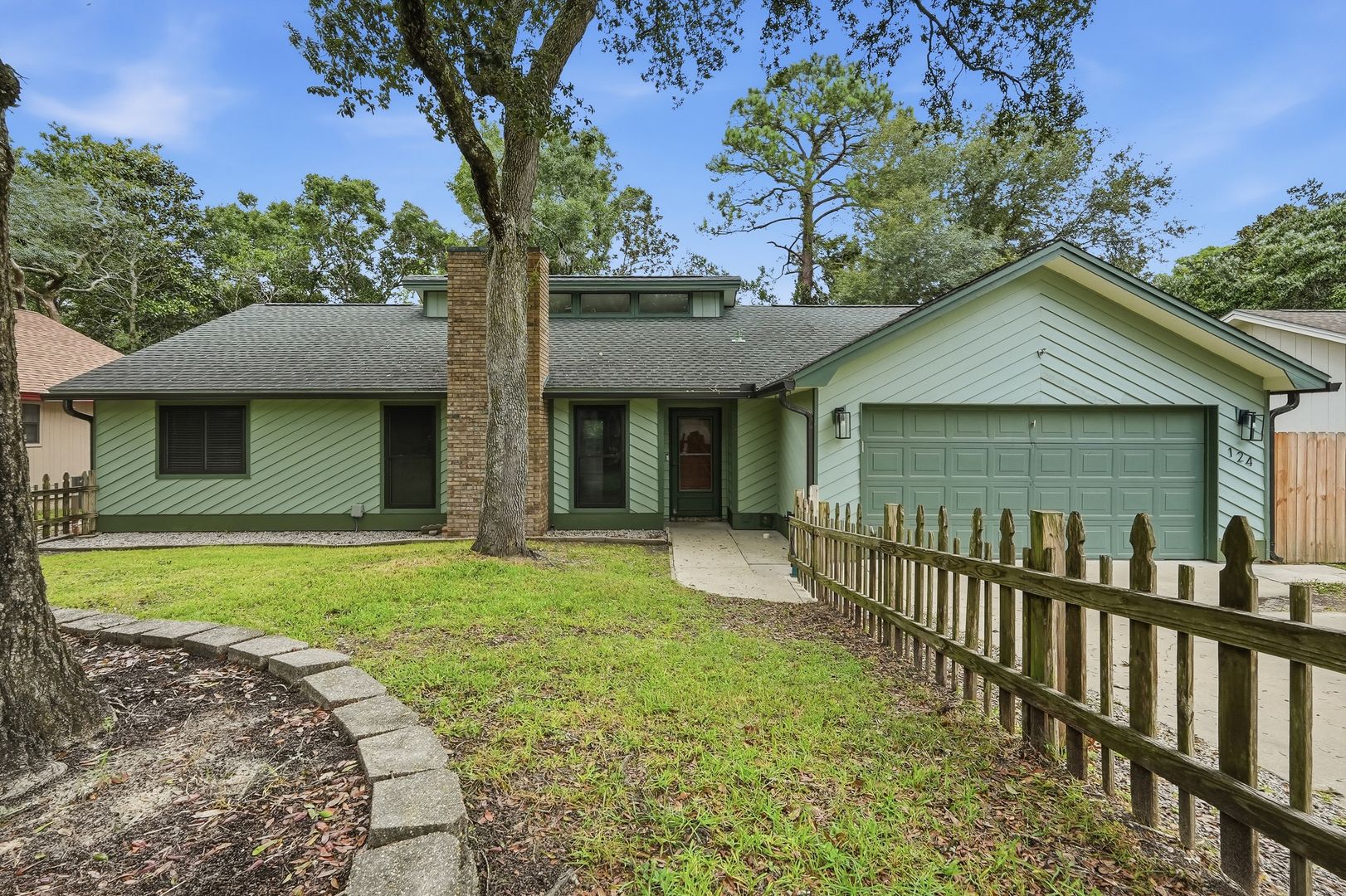 Niceville House: 124 Beverly Drive