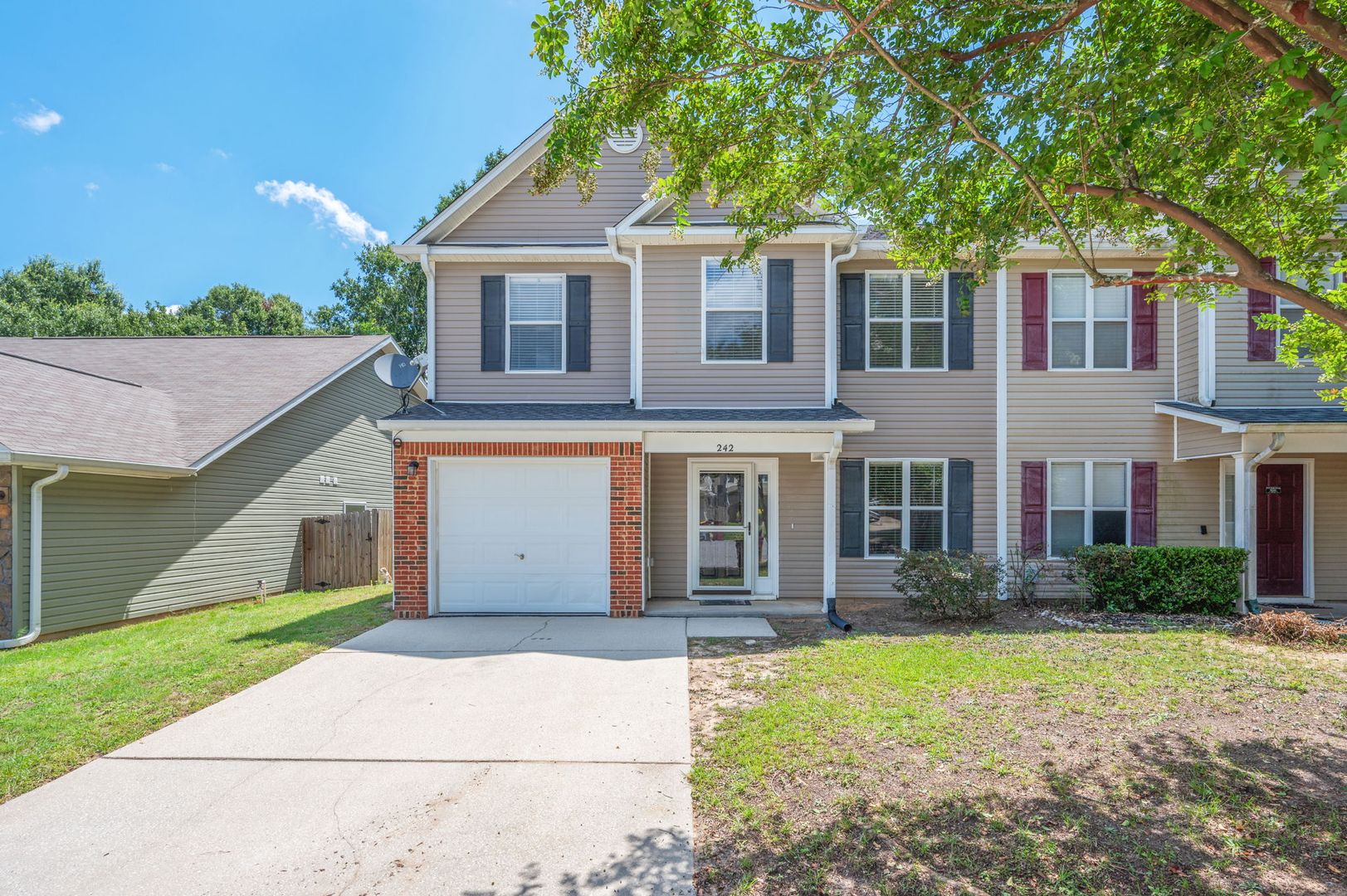Crestview Townhome: 242 Wainwright Drive