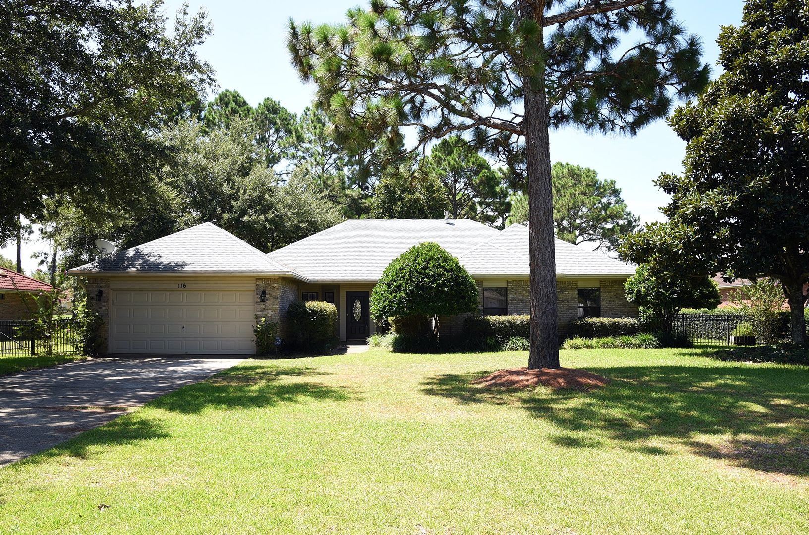 Niceville House: 116 Baywind Drive