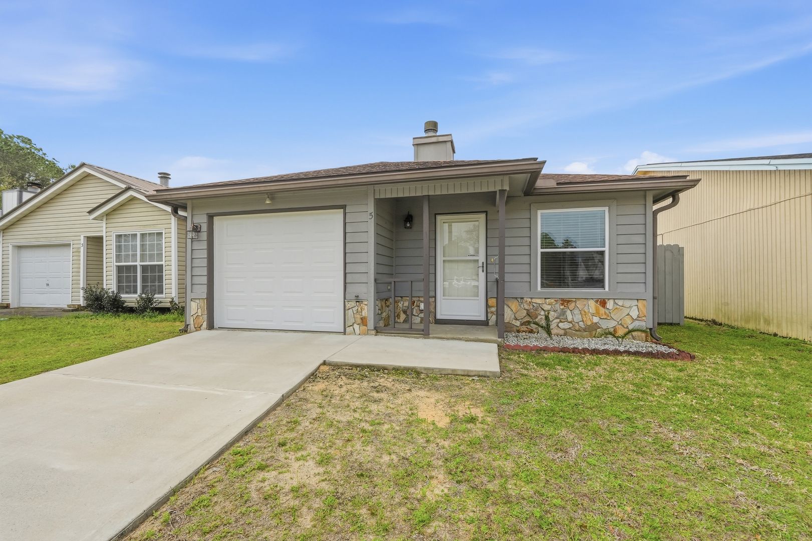 Valparaiso House: 5 Kelly Way