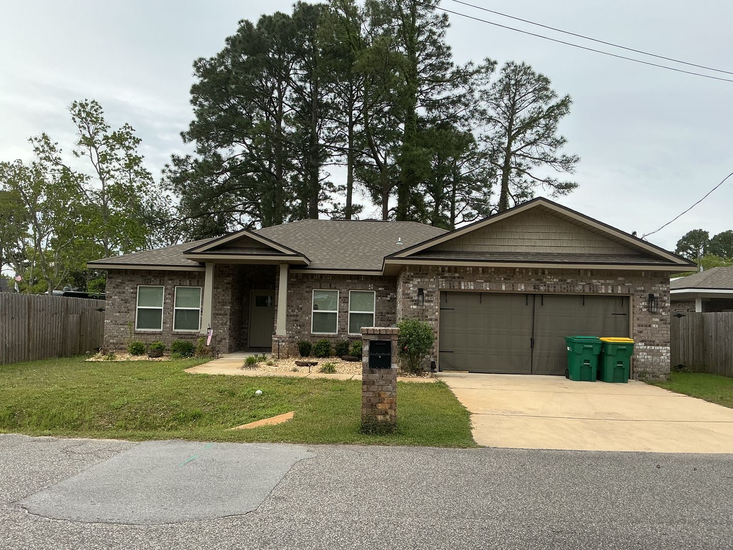 Mary Esther House: 17 Lucky Lane