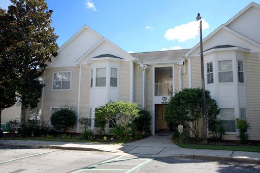 Second Floor Unit at The Oaks!