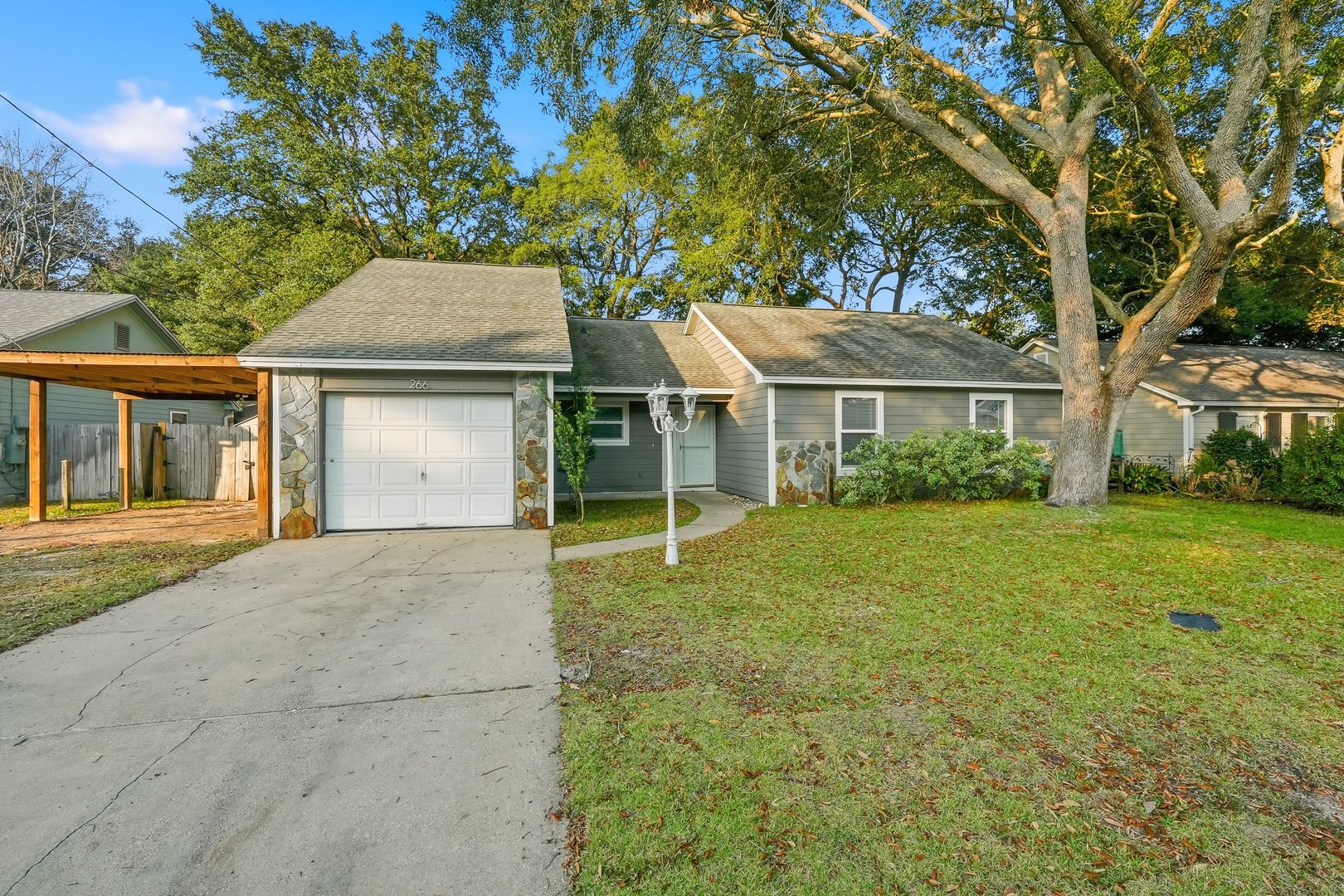 Niceville House: 266 Honeysuckle Way