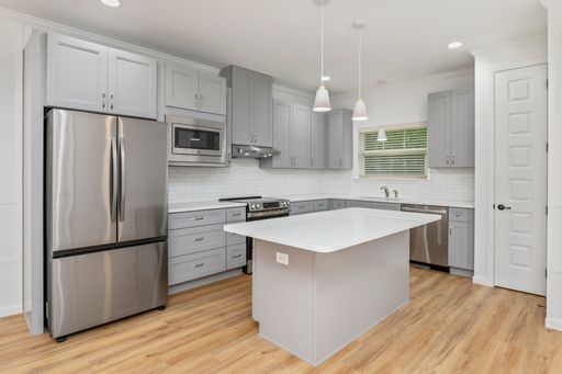 Stylish and Modern Townhome – photo 1