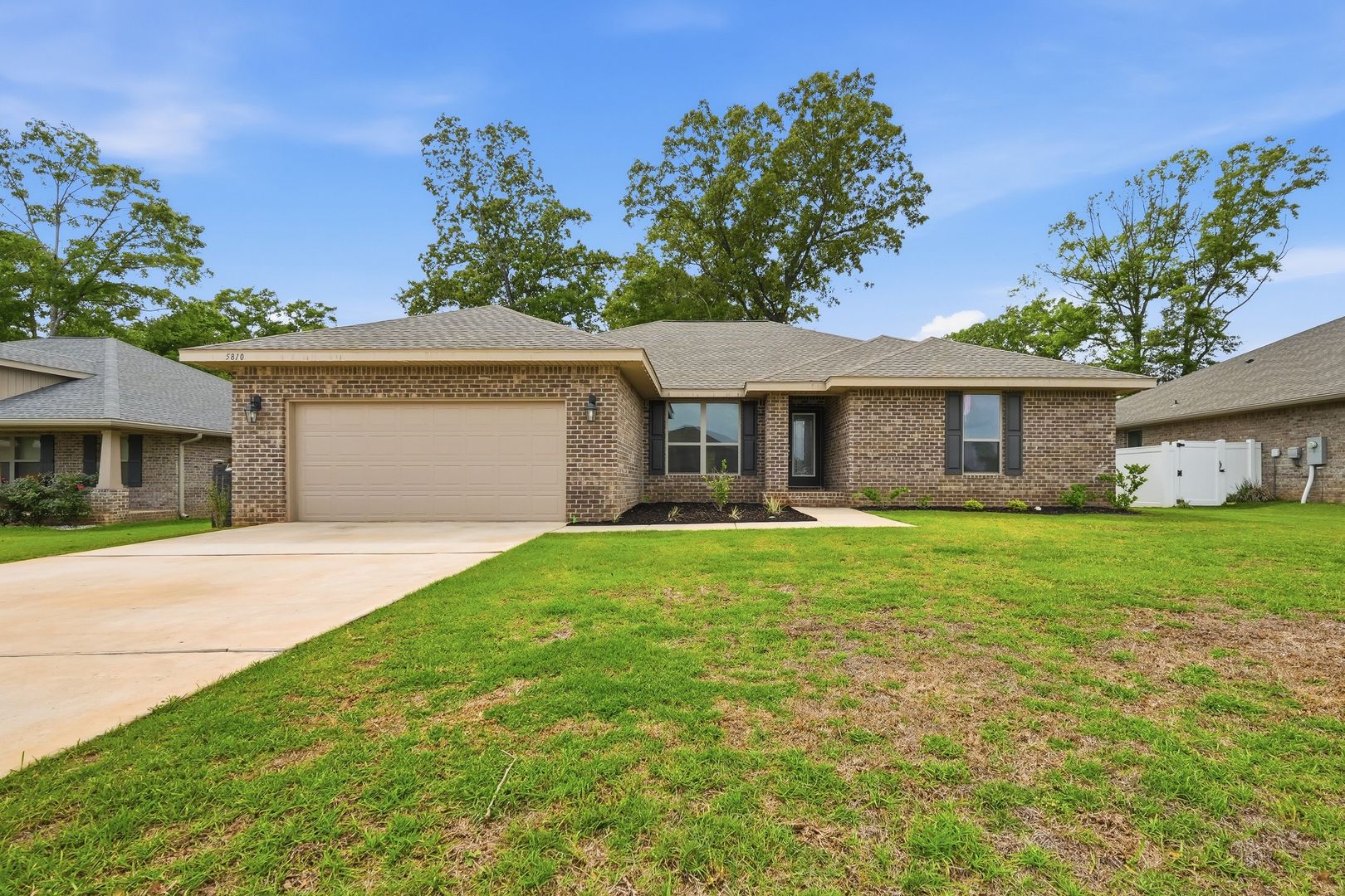 Crestview House: 5810 Crestlake Drive