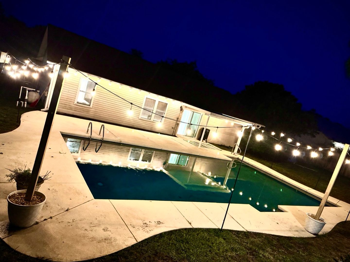 Crestview House: 1243 Jefferyscot Drive