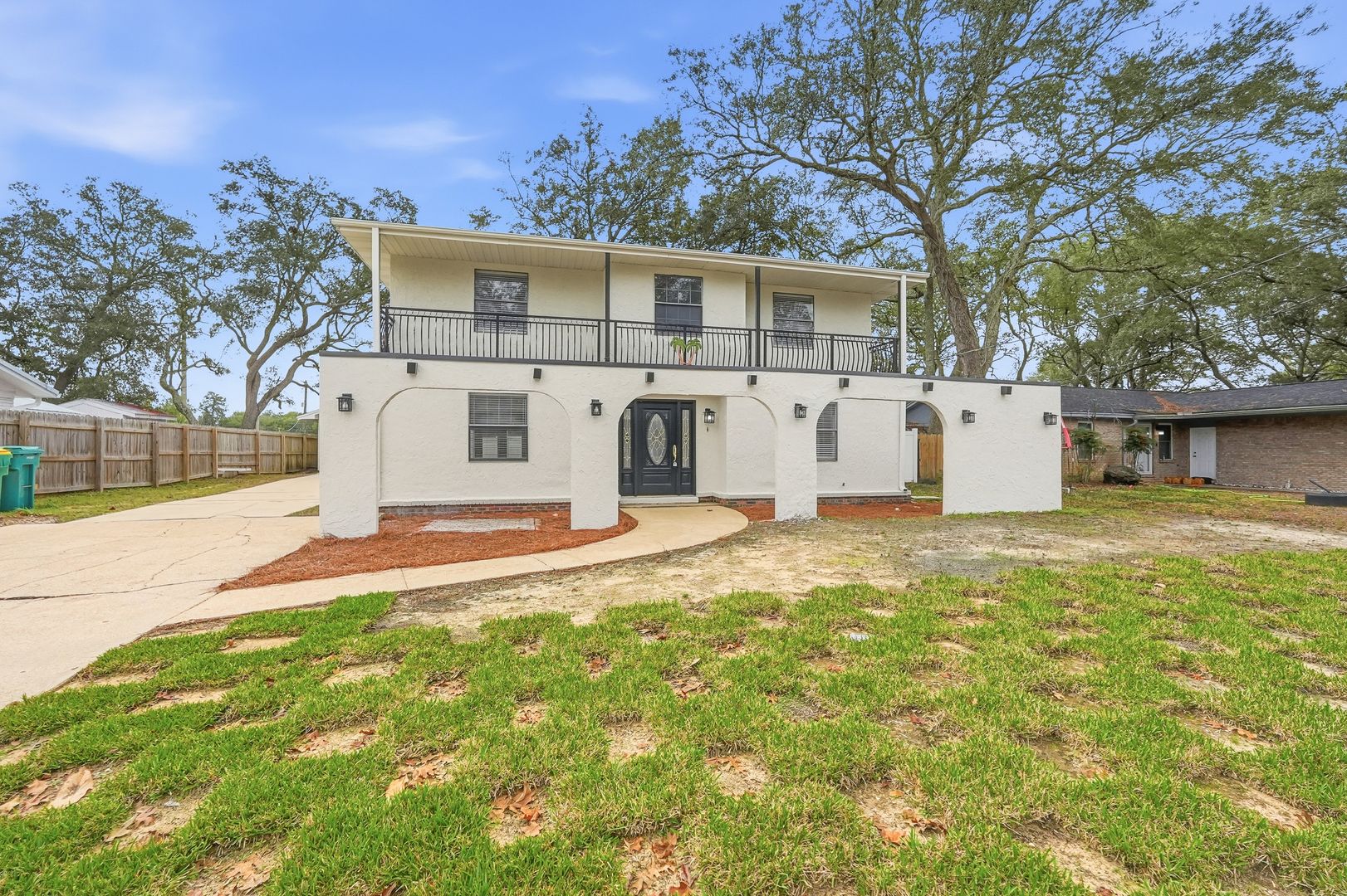 Niceville House: 120 Dyer Street