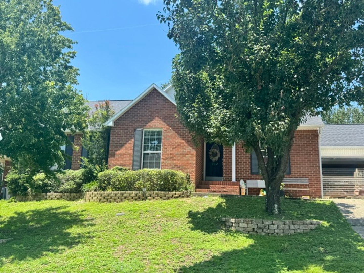 Crestview House: 712 Denise Drive