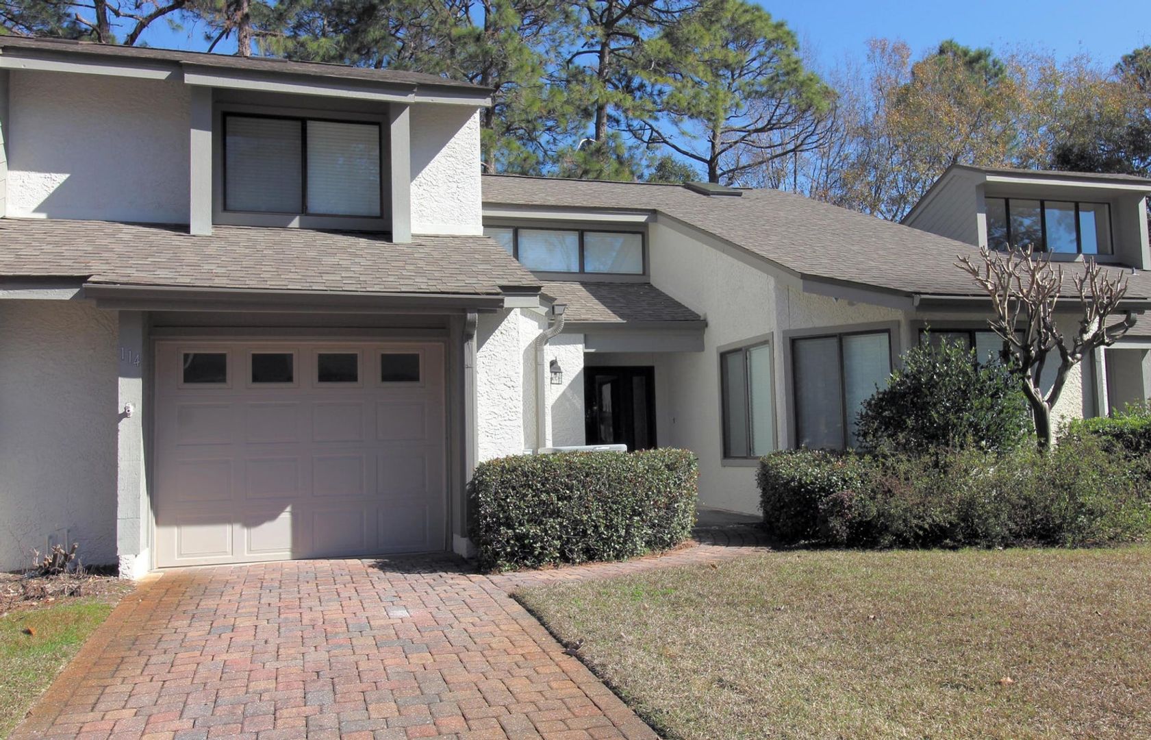 Niceville Townhome: 114 Gleneagles Drive