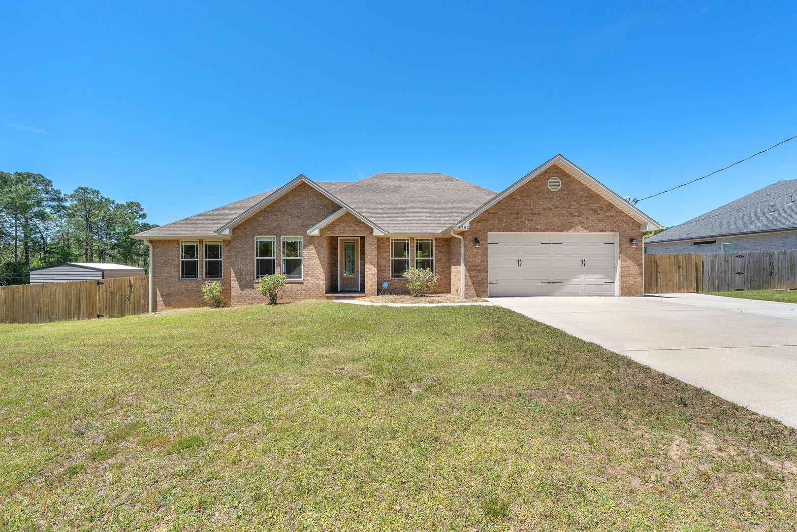 Crestview House: 4782 Primrose Street