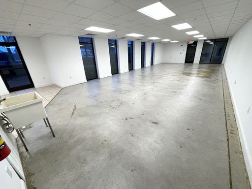 Commercial Flex Space FOR RENT – photo 1