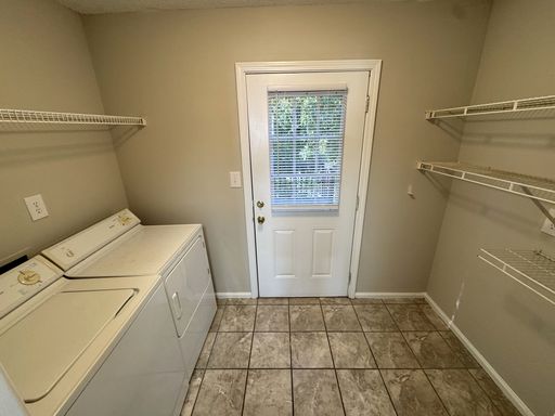 Pineview Drive, Athens, GA 30606