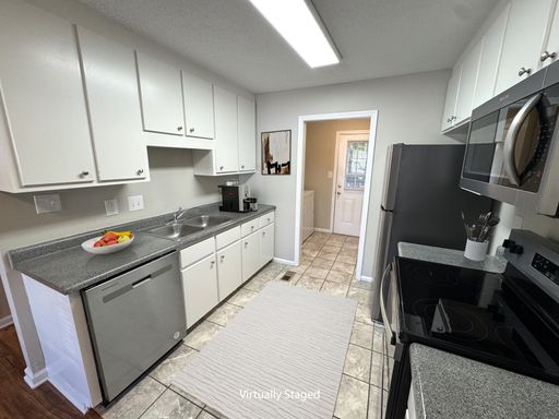 Pineview Drive, Athens, GA 30606