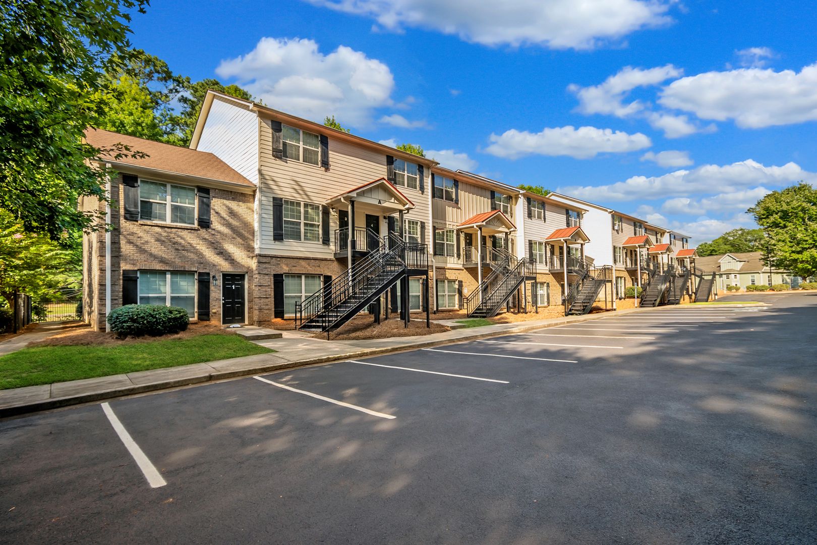 Athens Apartment: 270 Strickland Ave