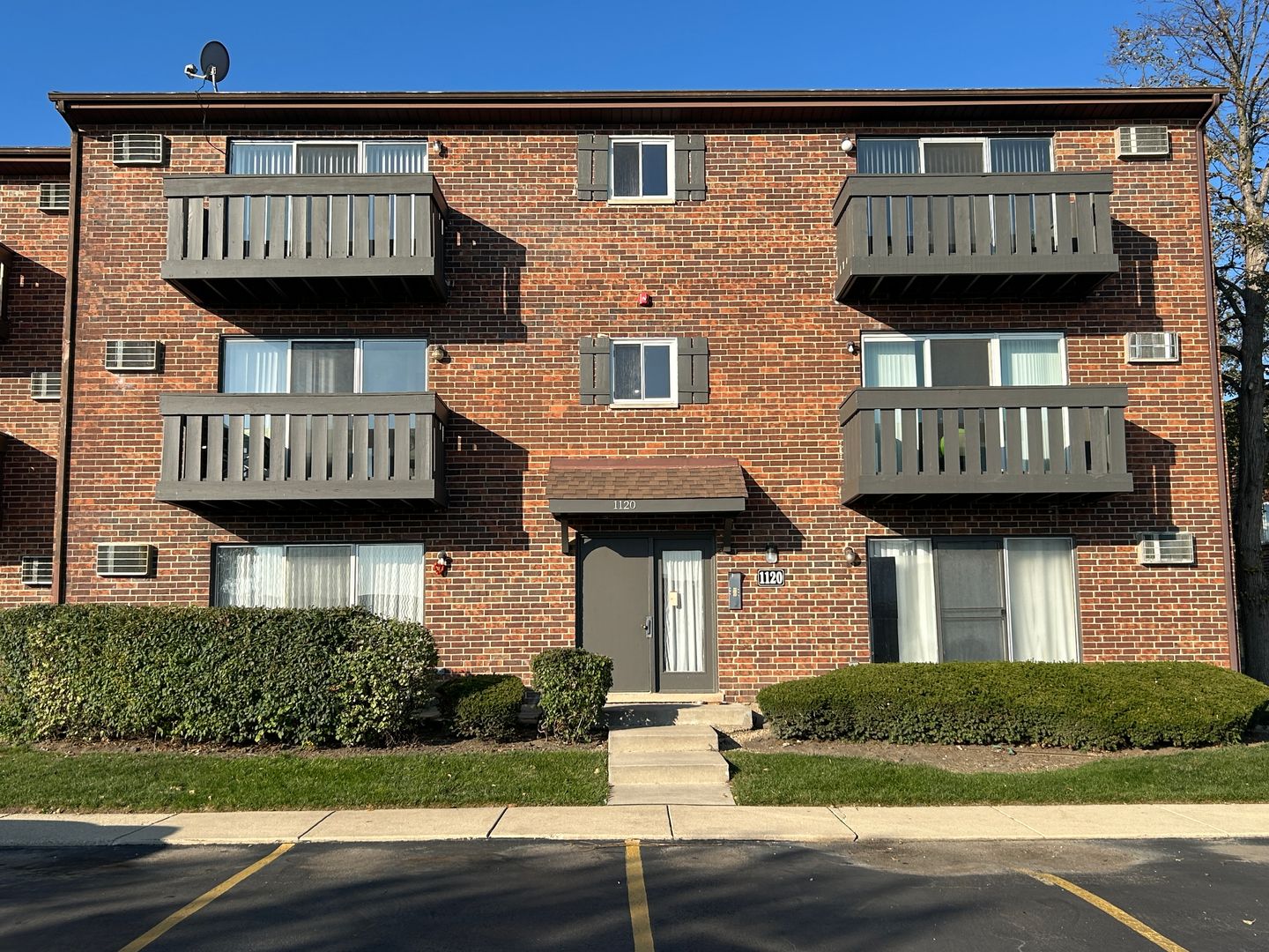 Schaumburg Apartment: 1120 Copperfield