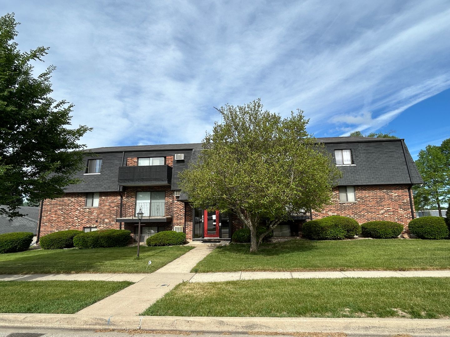 West Dundee Apartment: 428 Cavalier Ct