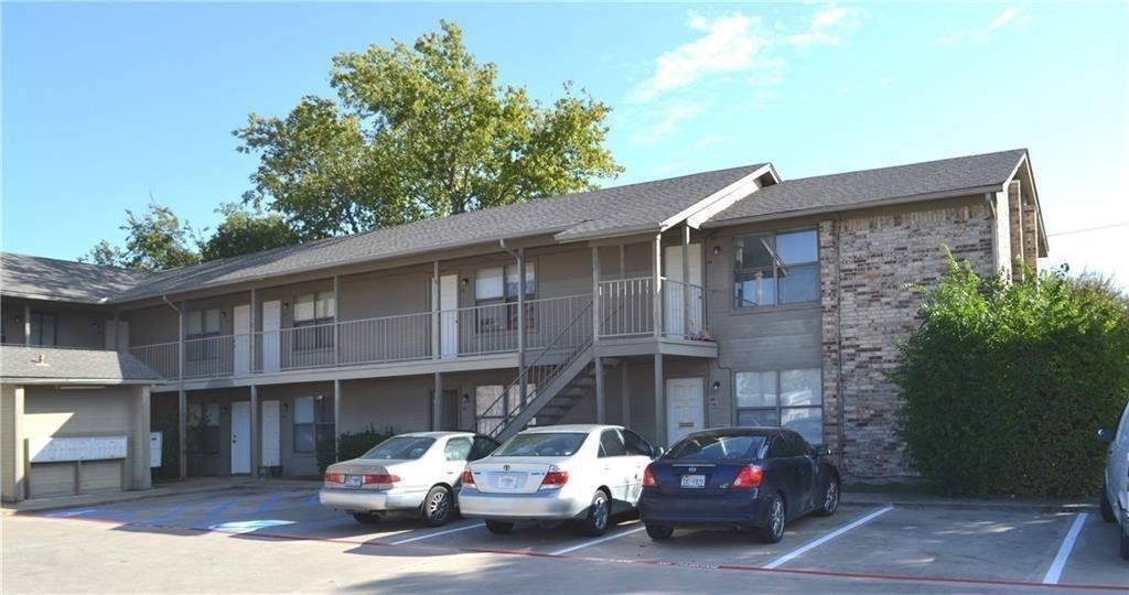 Denton Apartment: 2526 W Prairie