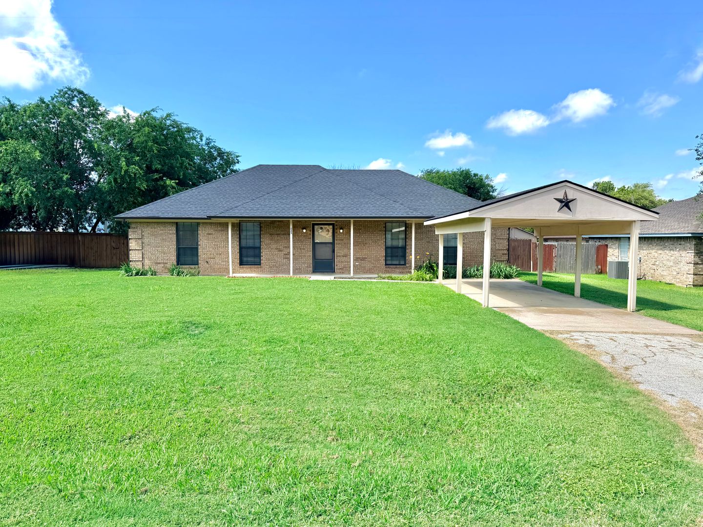 Krum House: 525 W. Lloyd St.
