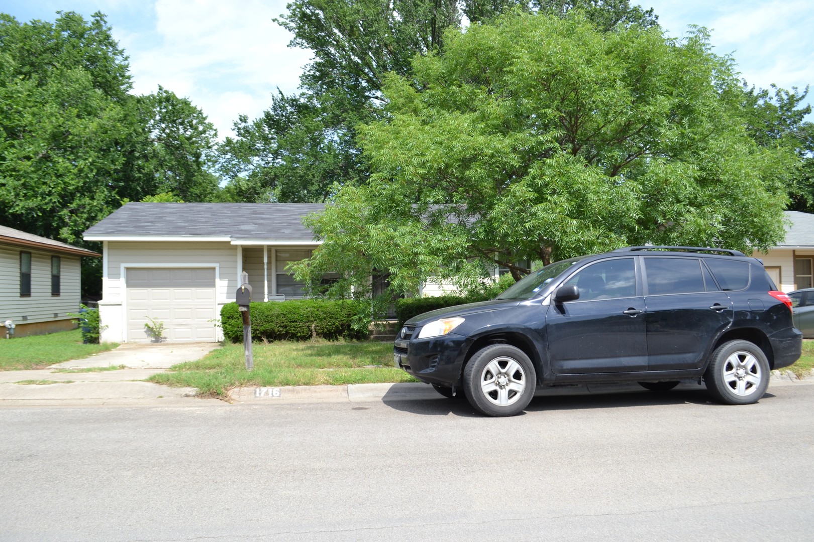 Denton House: 1716 Redwood Pl.