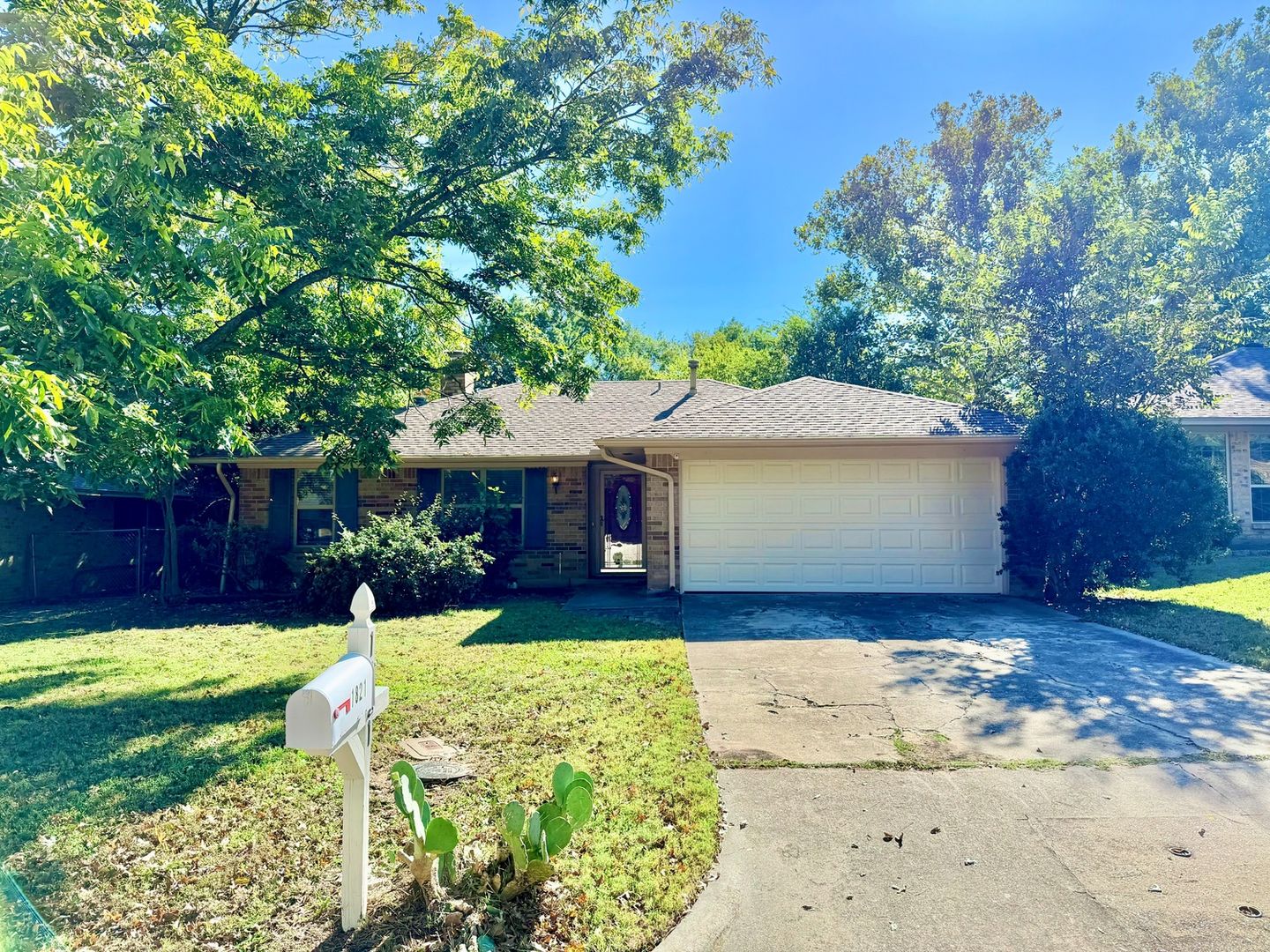 Denton House: 1821 Broadway