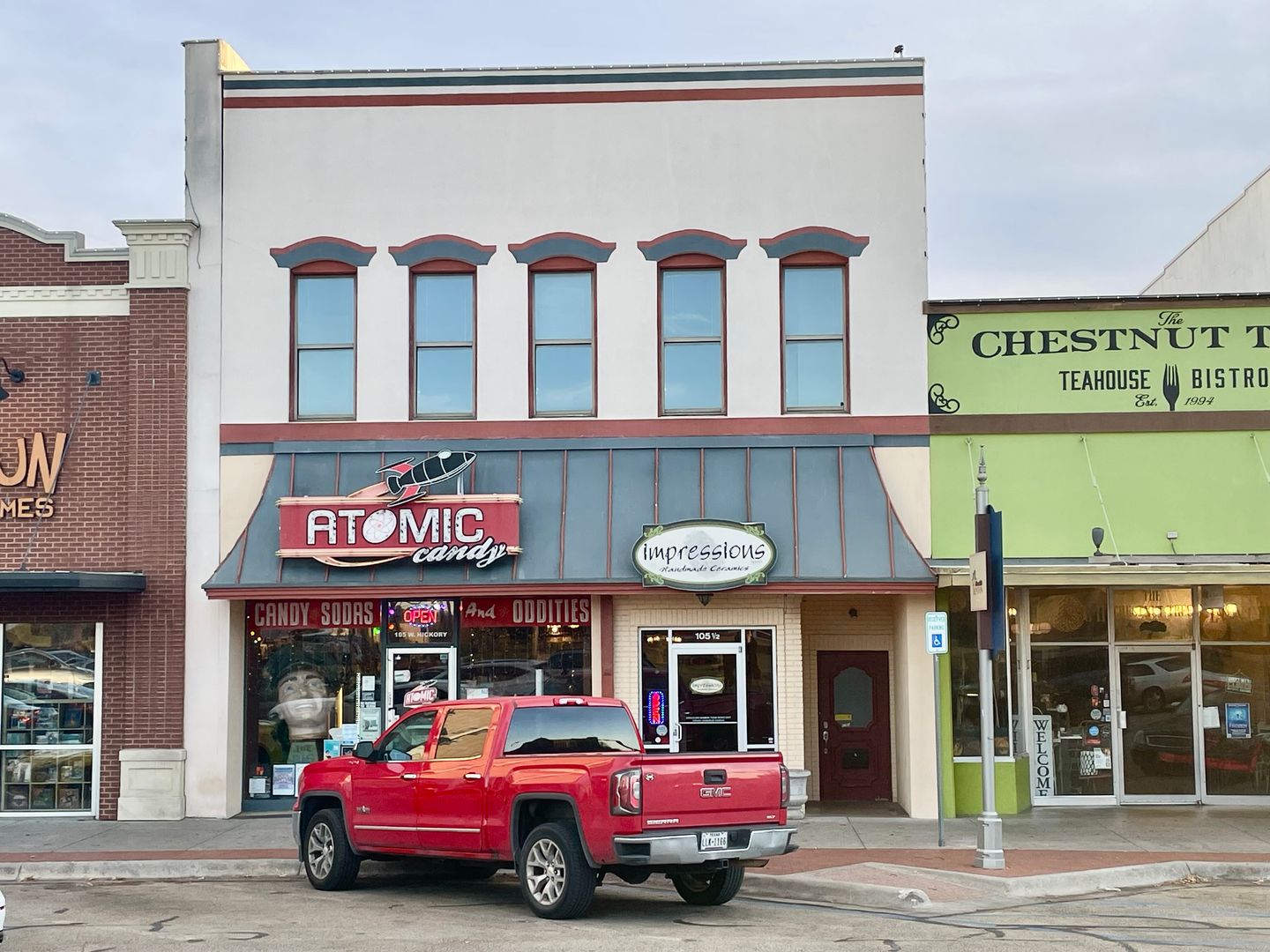 Denton House: 105 W. Hickory St.