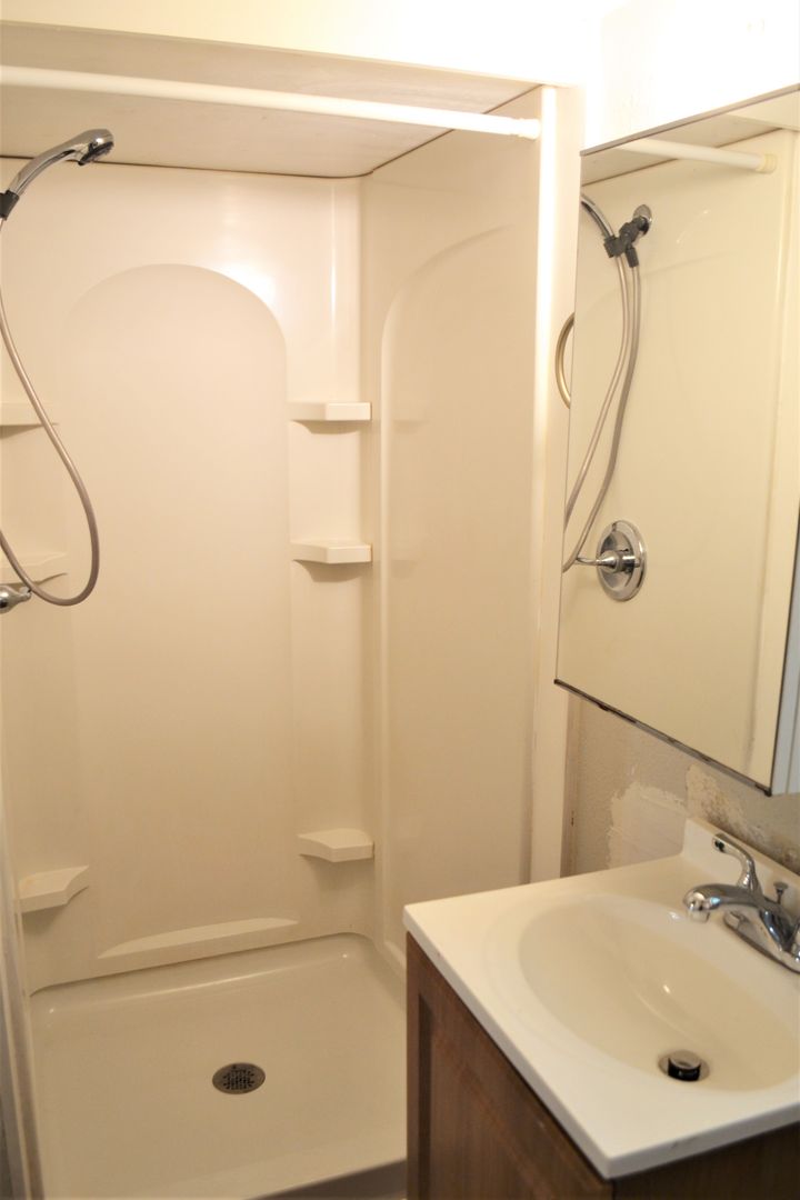 Denton Apartment: 904 1/2 Denton