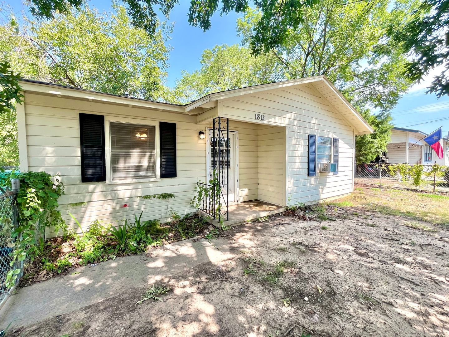 Denton House: 1813 Wayne