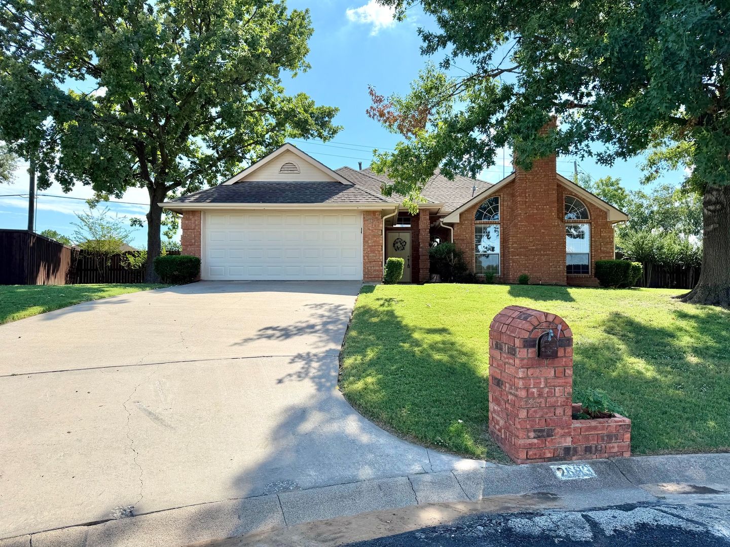 Denton House: 2633 Bauer Dr.