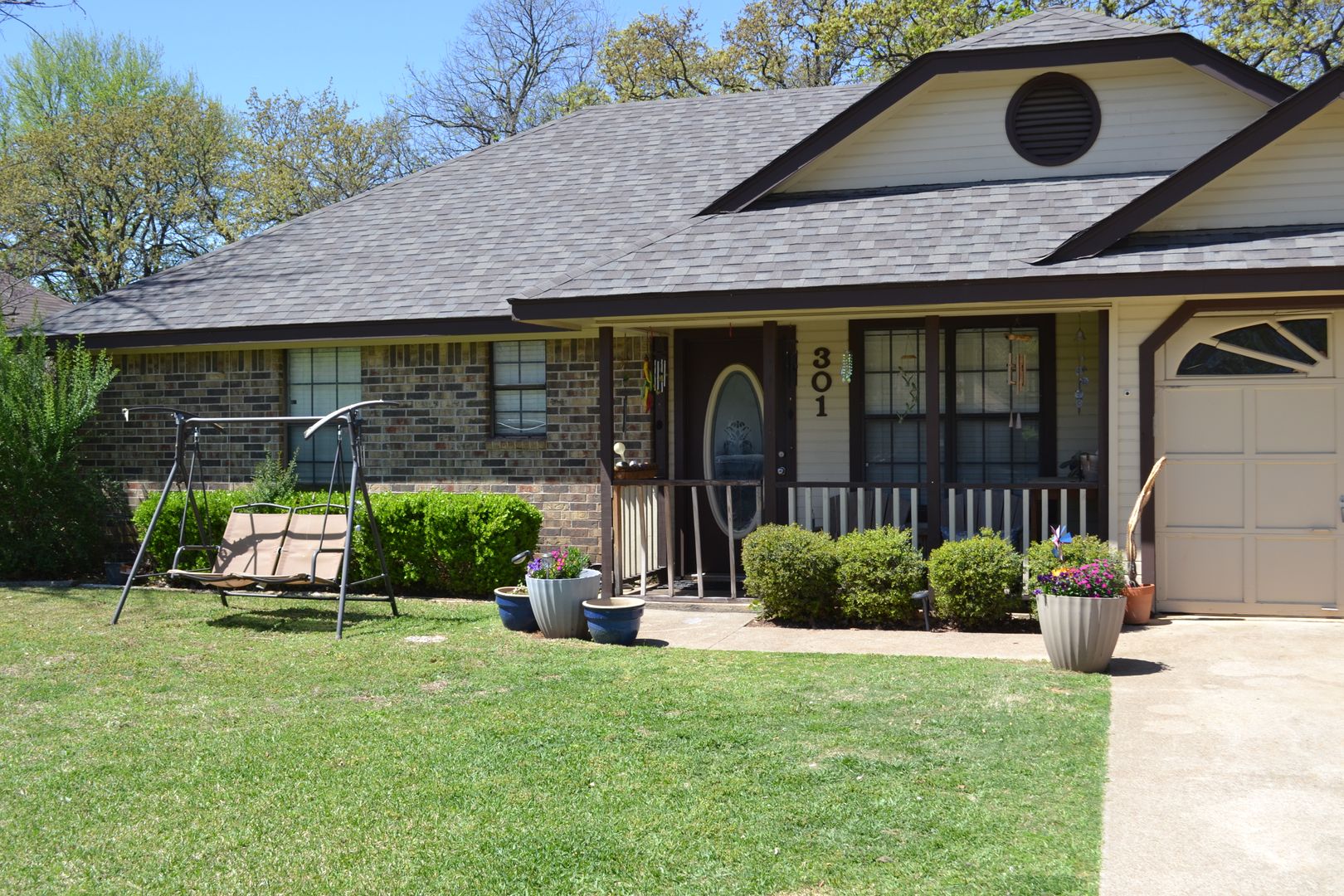 Denton House: 301 Joshua St