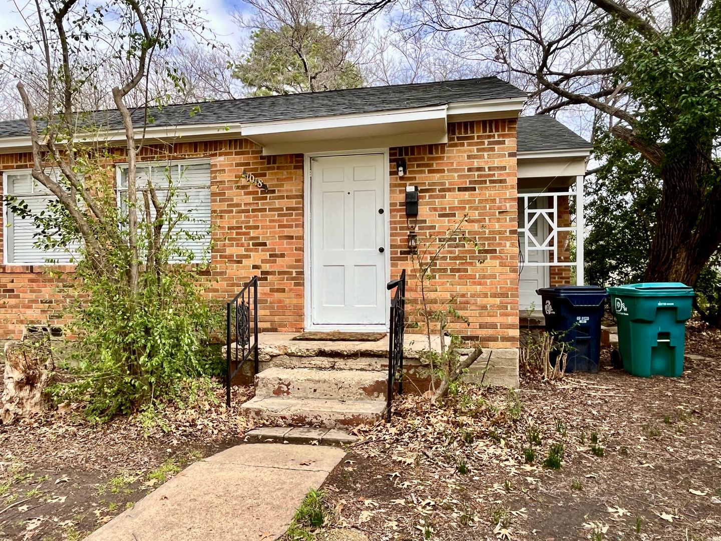 Denton House: 1018 Denton St