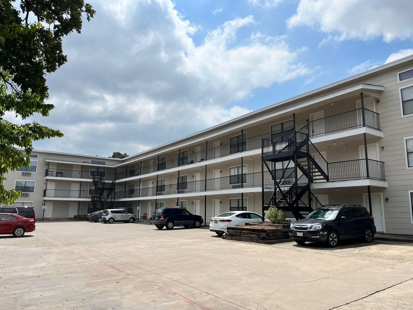 Denton Apartment: 701 W Sycamore Street