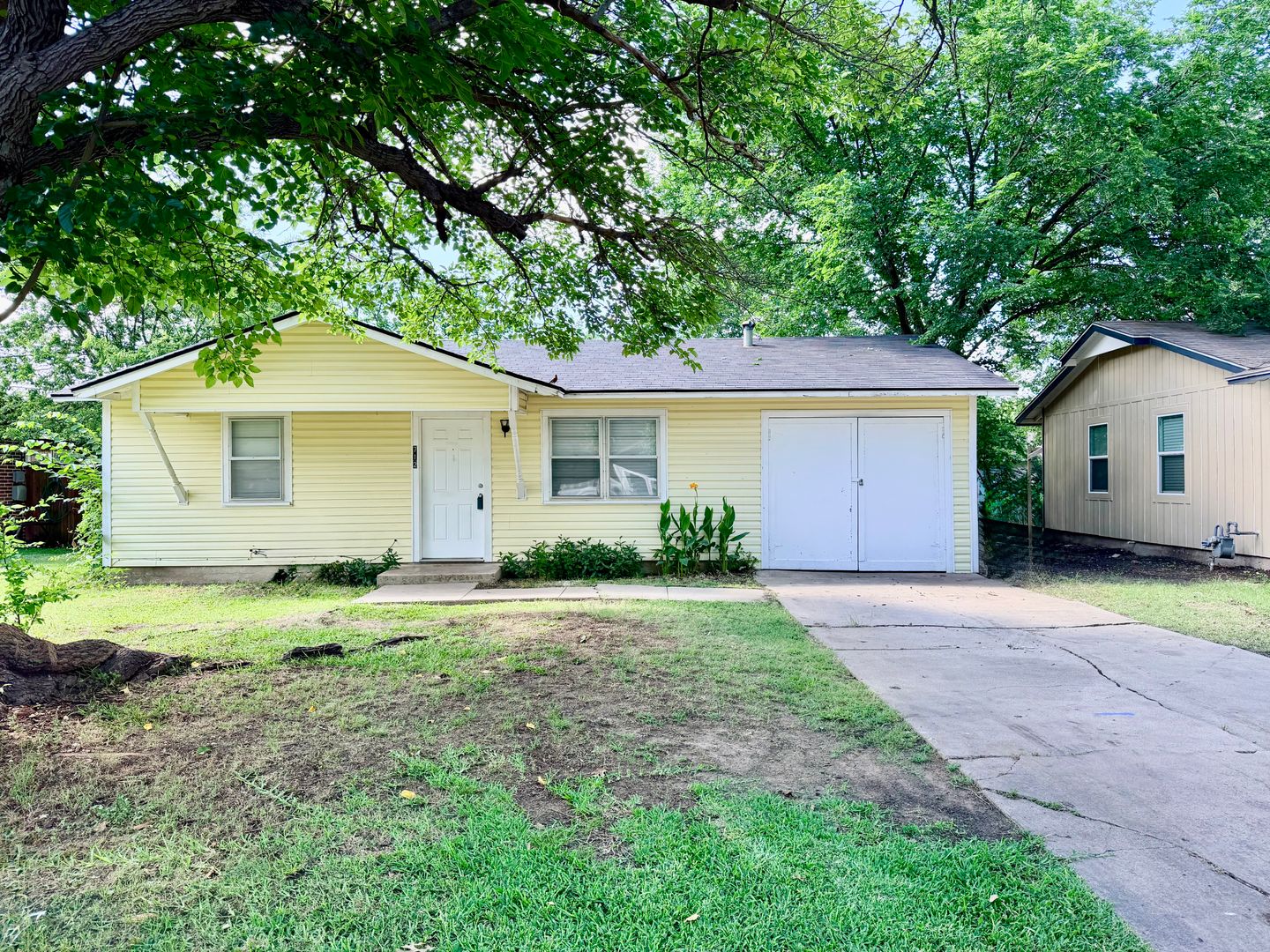 Denton House: 712 Juno Ln.