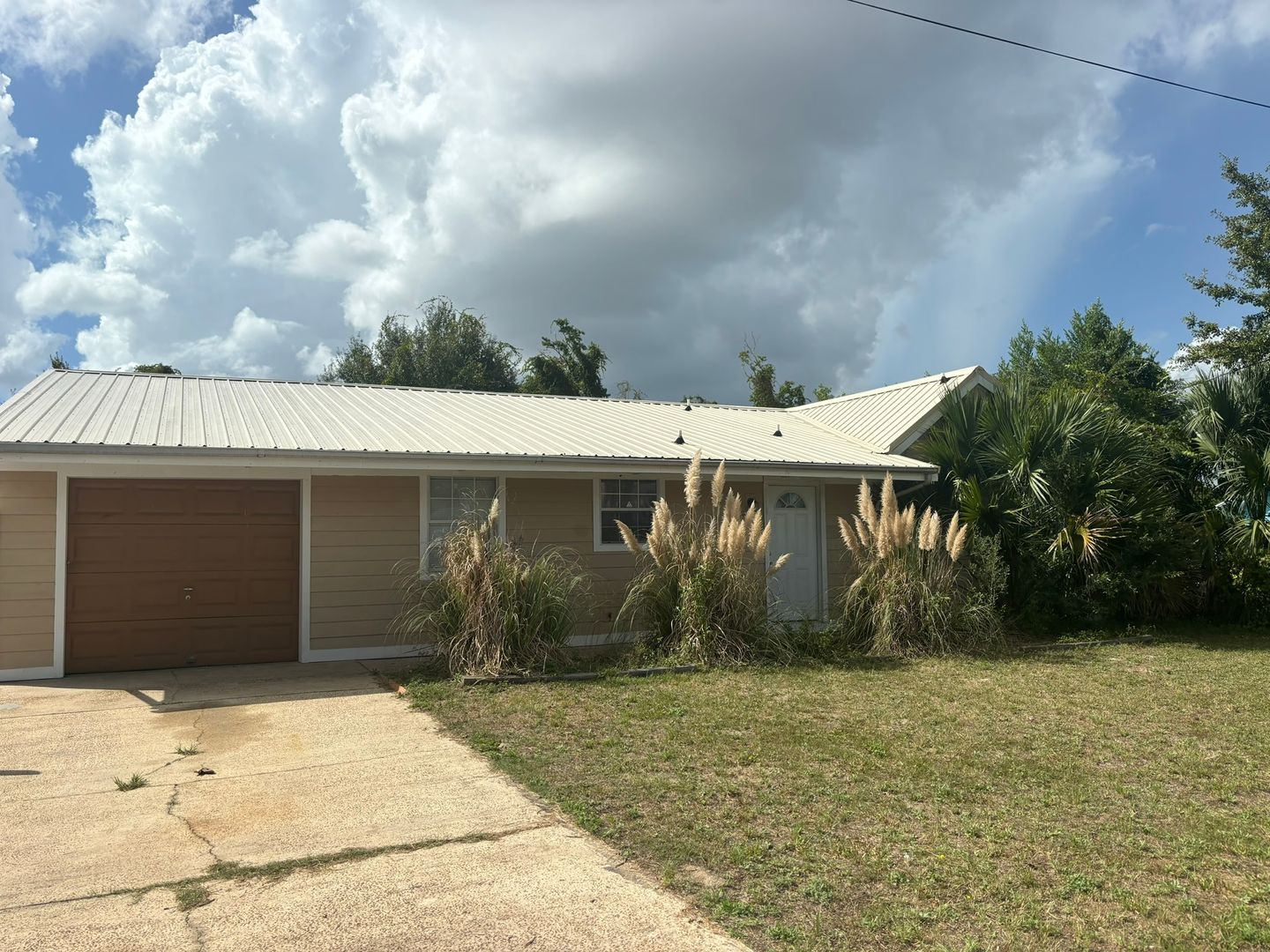 Panama City House: 721 Flight Ave
