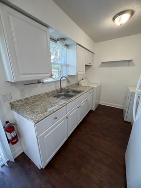 Garden Manor Apts #12 – photo 1