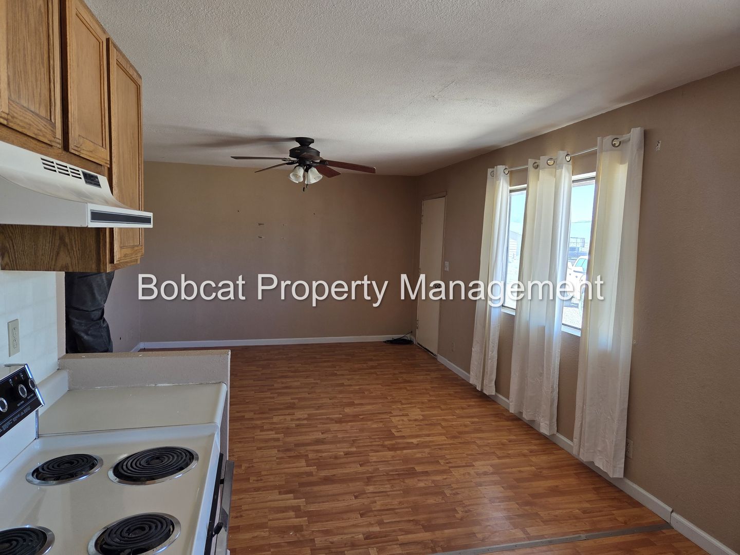 Round Mountain Apartment: 52355 NV HWY 376