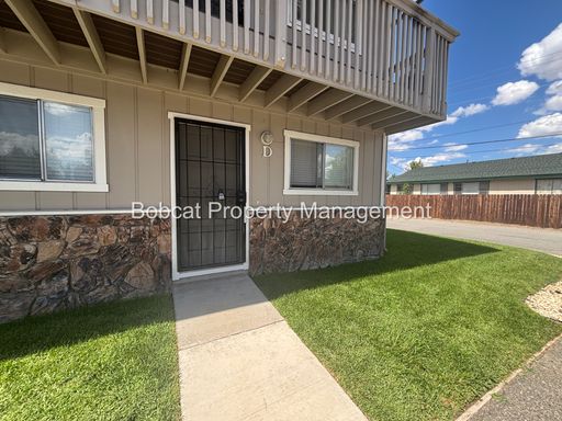 First Floor Apartment in Gardnerville - Close to Laundromat, Stores, Parks and Other Amenities