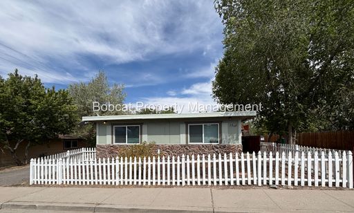 Updated 2-Bedroom Apartment in Carson City – photo 1