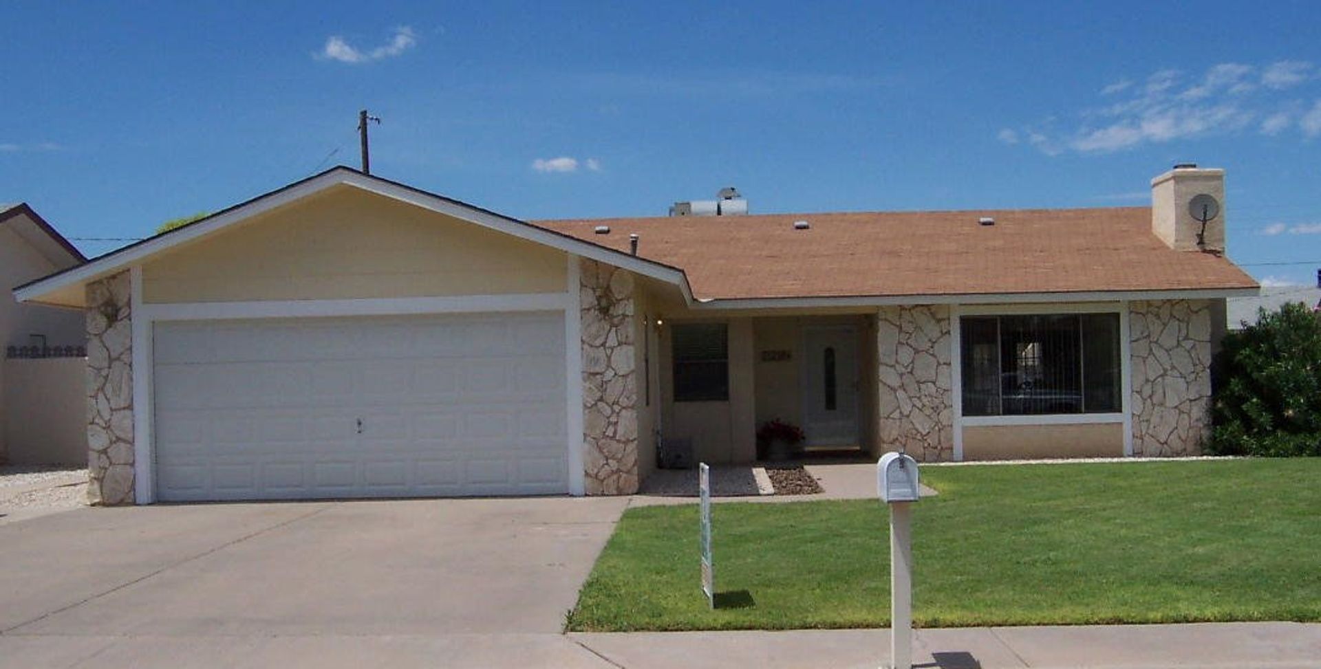 Artesia House: 2304 W. Bullock