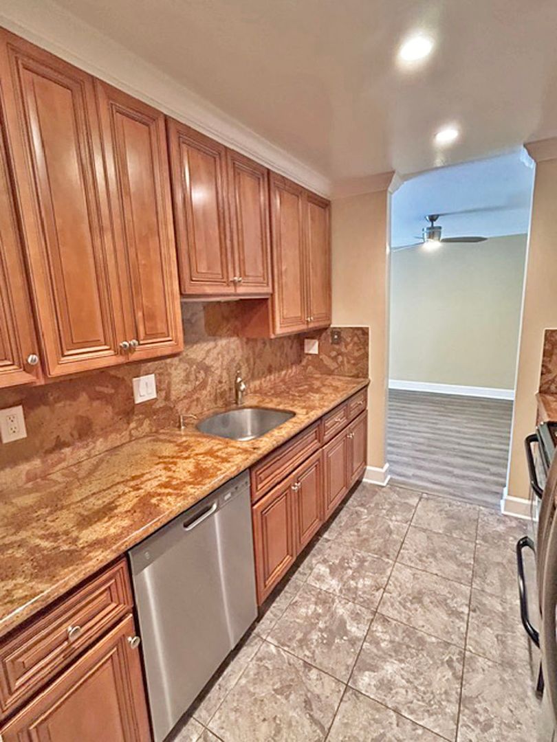 Laurelwood Apartments 10 of 12