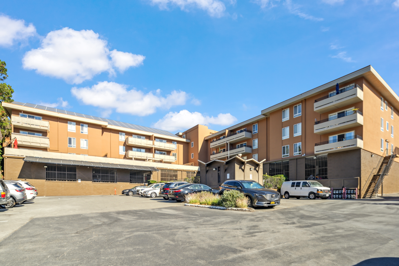 Laurelwood Apartments 5 of 12