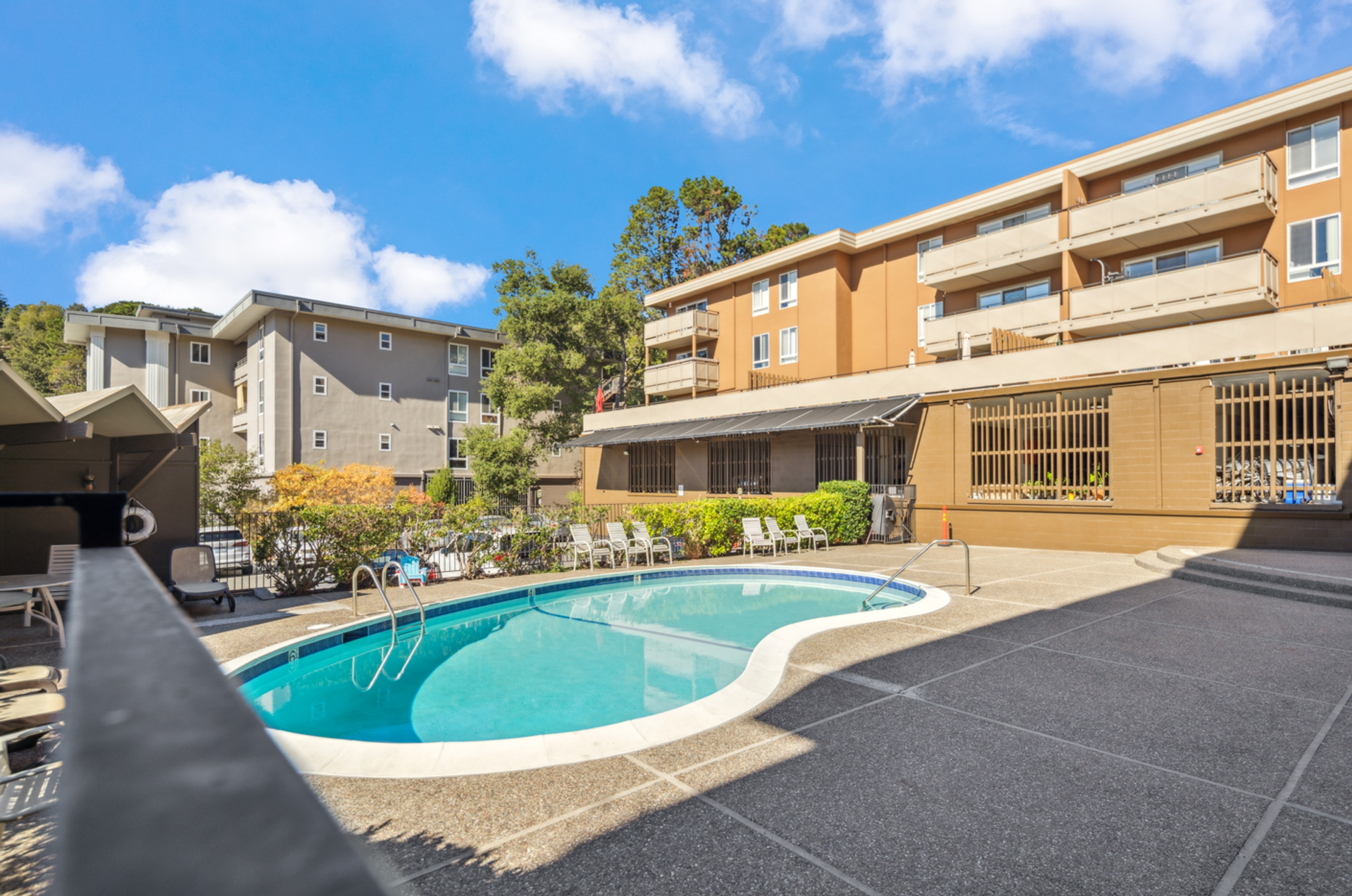 Laurelwood Apartments 3 of 12