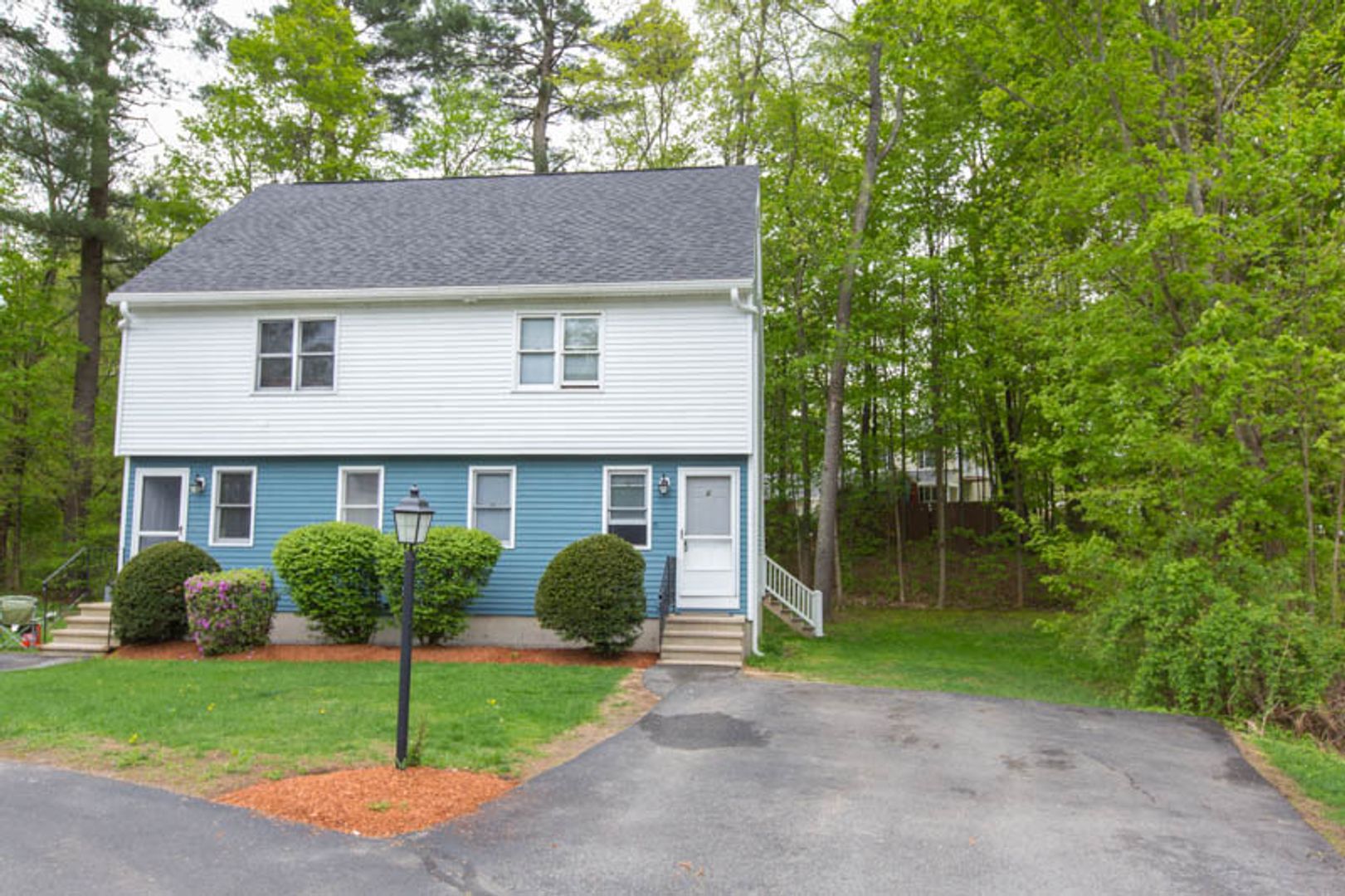 Pepperell Apartment: 37 Hollis st