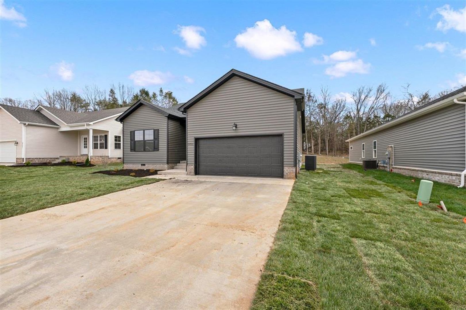 Bowling Green House: 2755 Cedrus Avenue