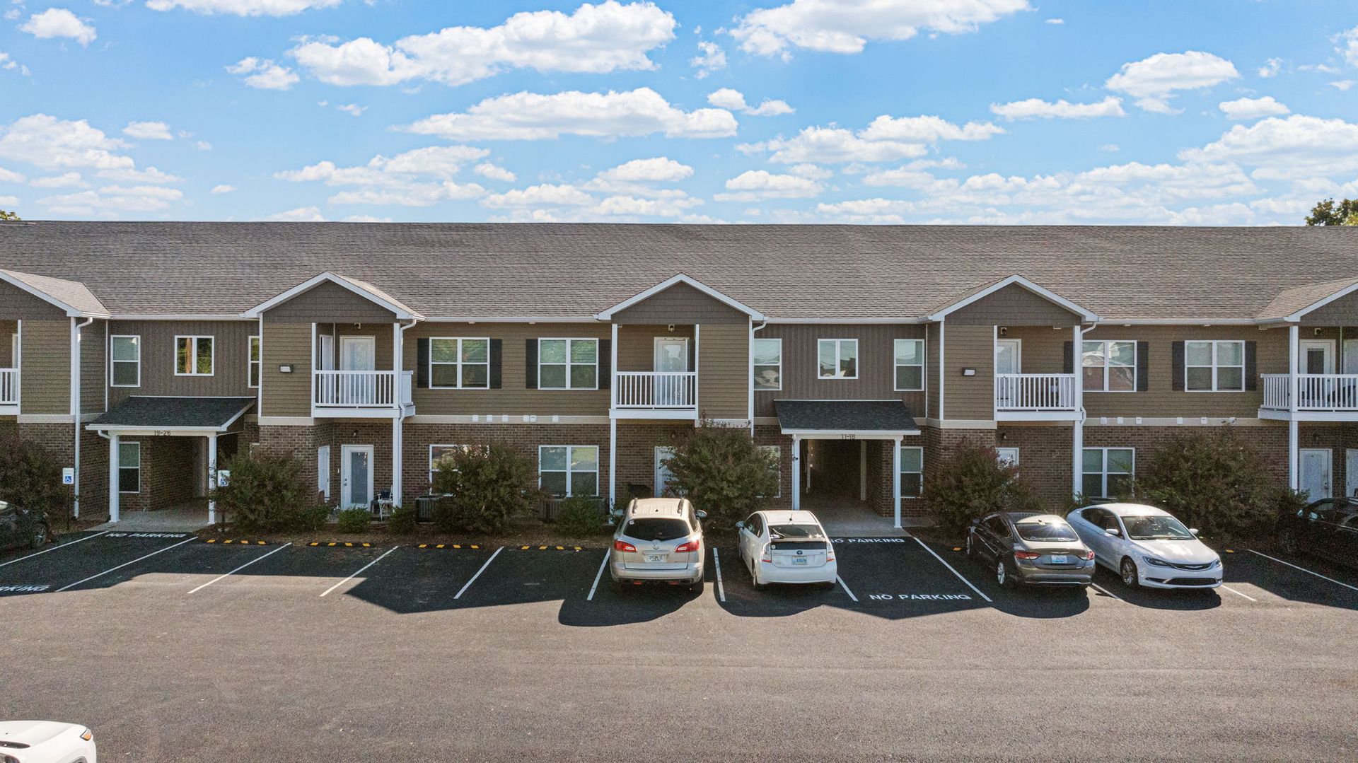 Bowling Green Apartment: 1592 Collegeview Drive