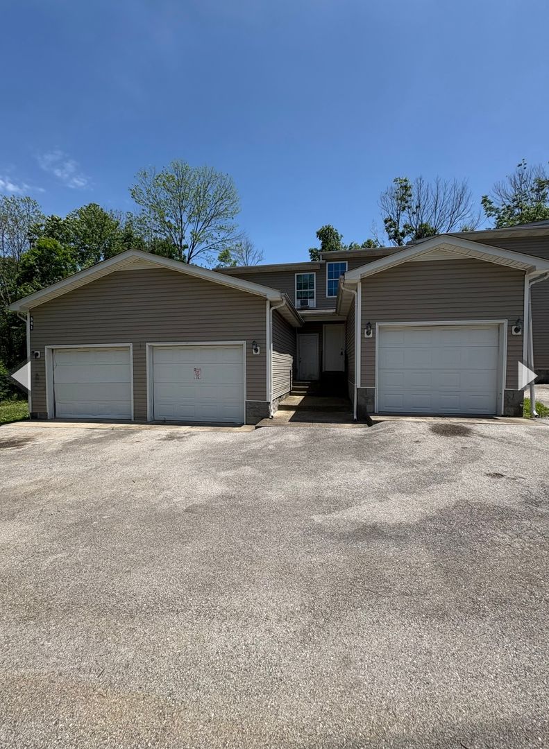 Bowling Green Apartment: 541 McFadin Station Street