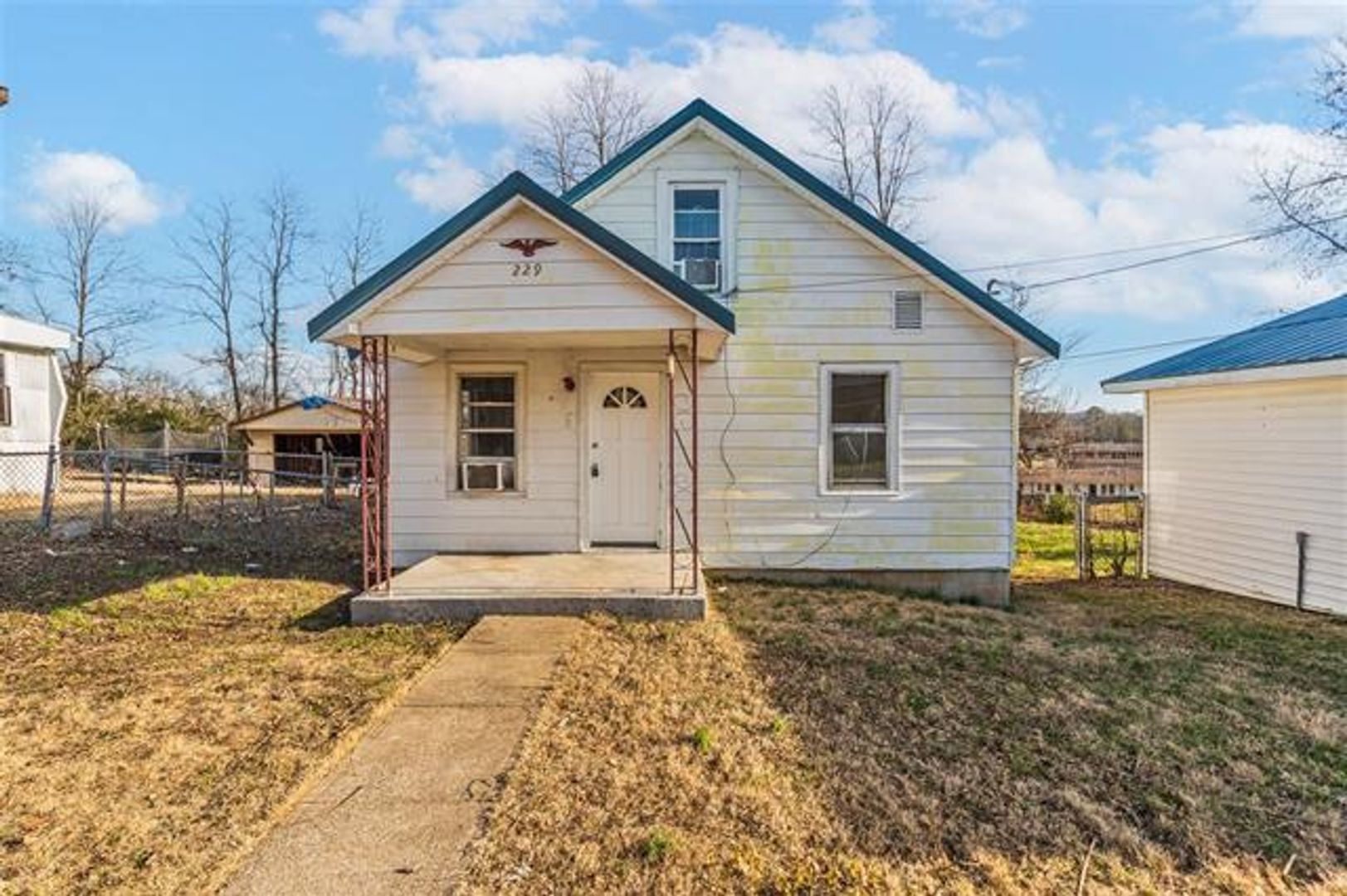 Glasgow House: 229 Eastview