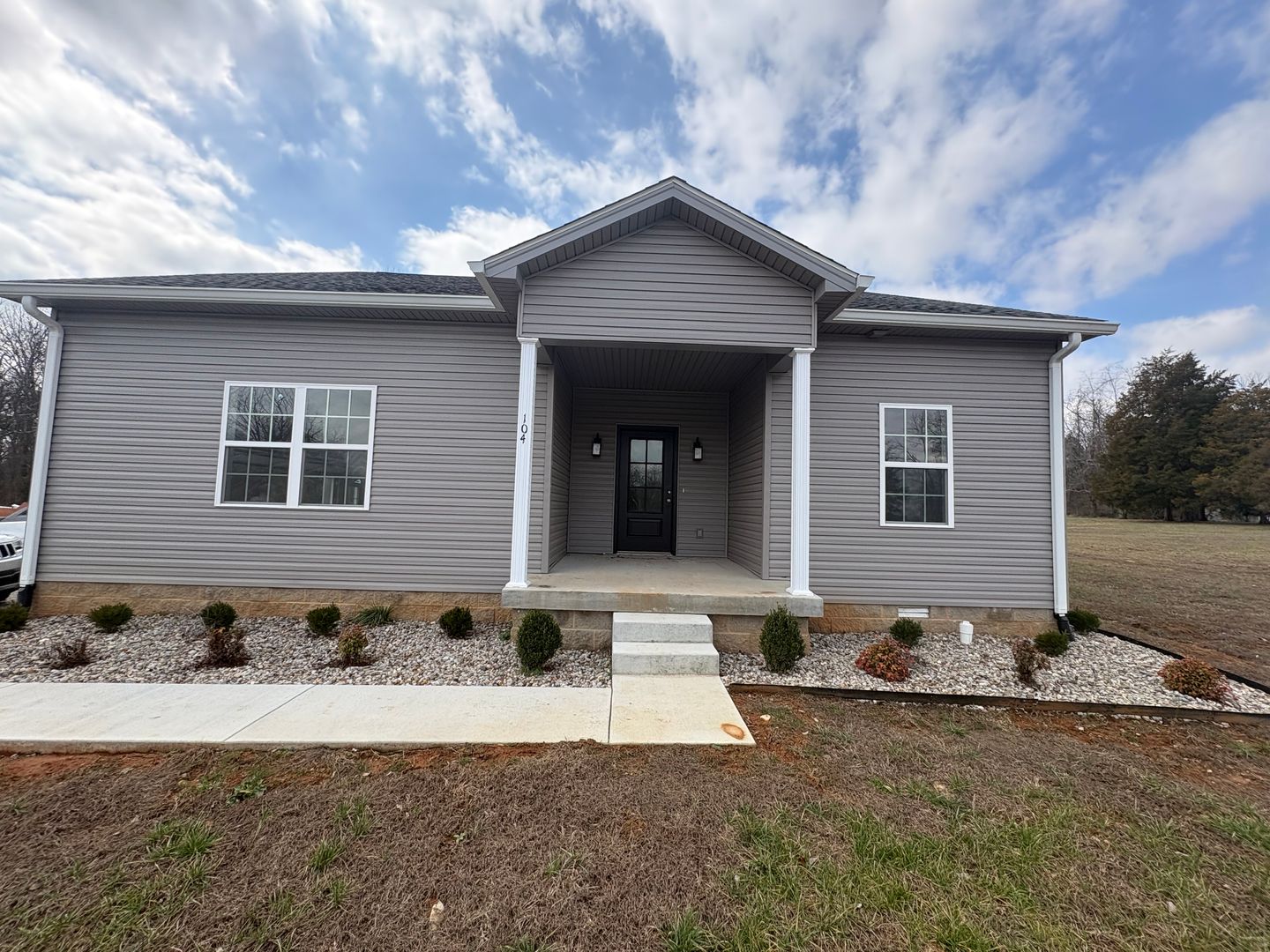 Auburn House: 104 Ward Way