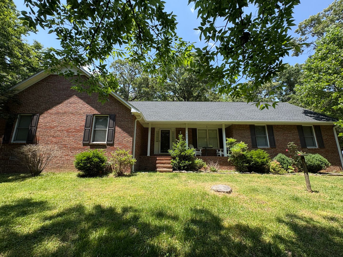 Bowling Green House: 420 West Windsor Circle